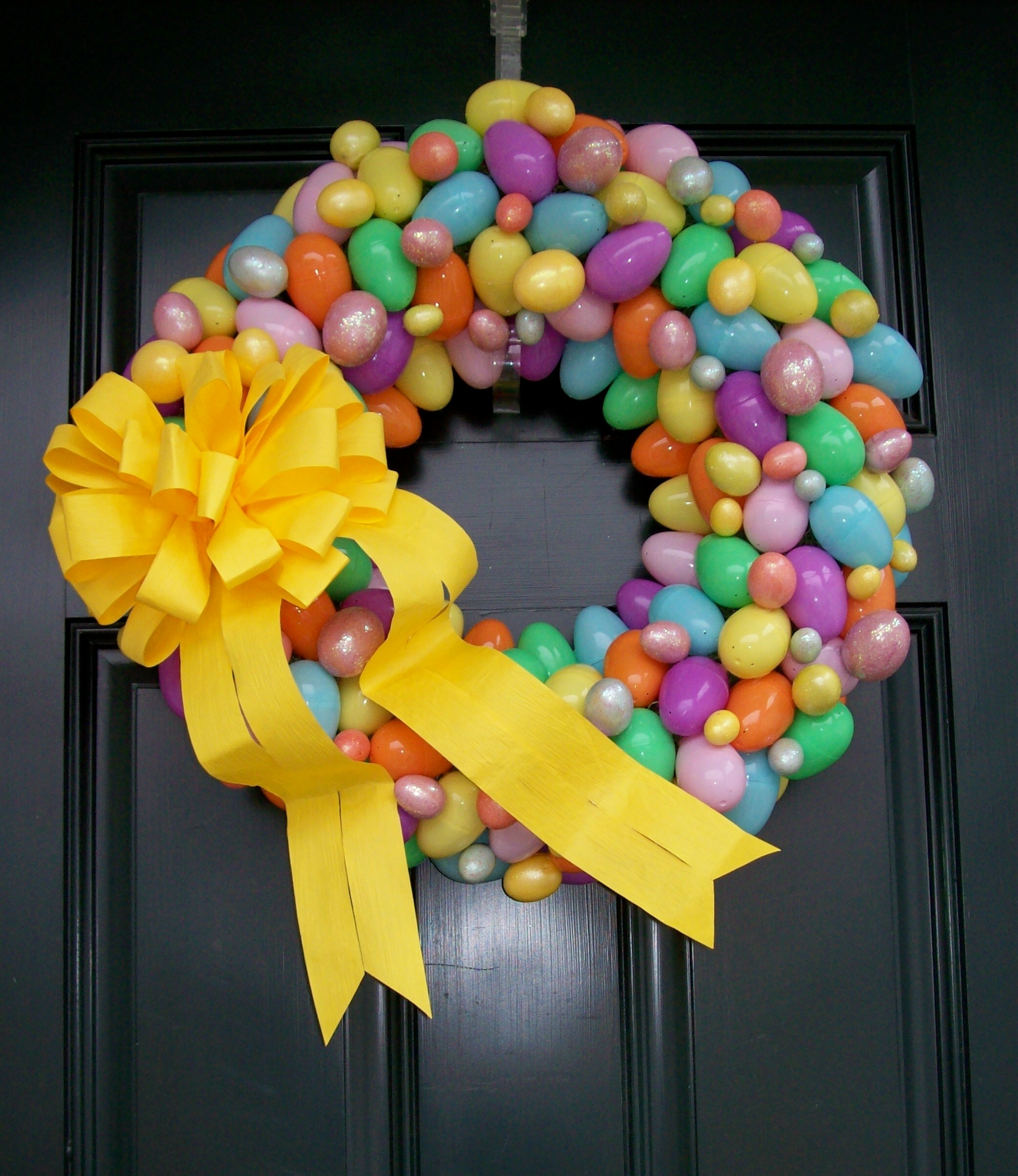 Easter egg wreath, Easter egg wreaths, wreath for Easter, Easter wreath, Easter door wreath, egg wreath, Easter decorations, Easter designs